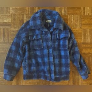 Blue plaid Sherpa Beach Riot jacket. Size S.